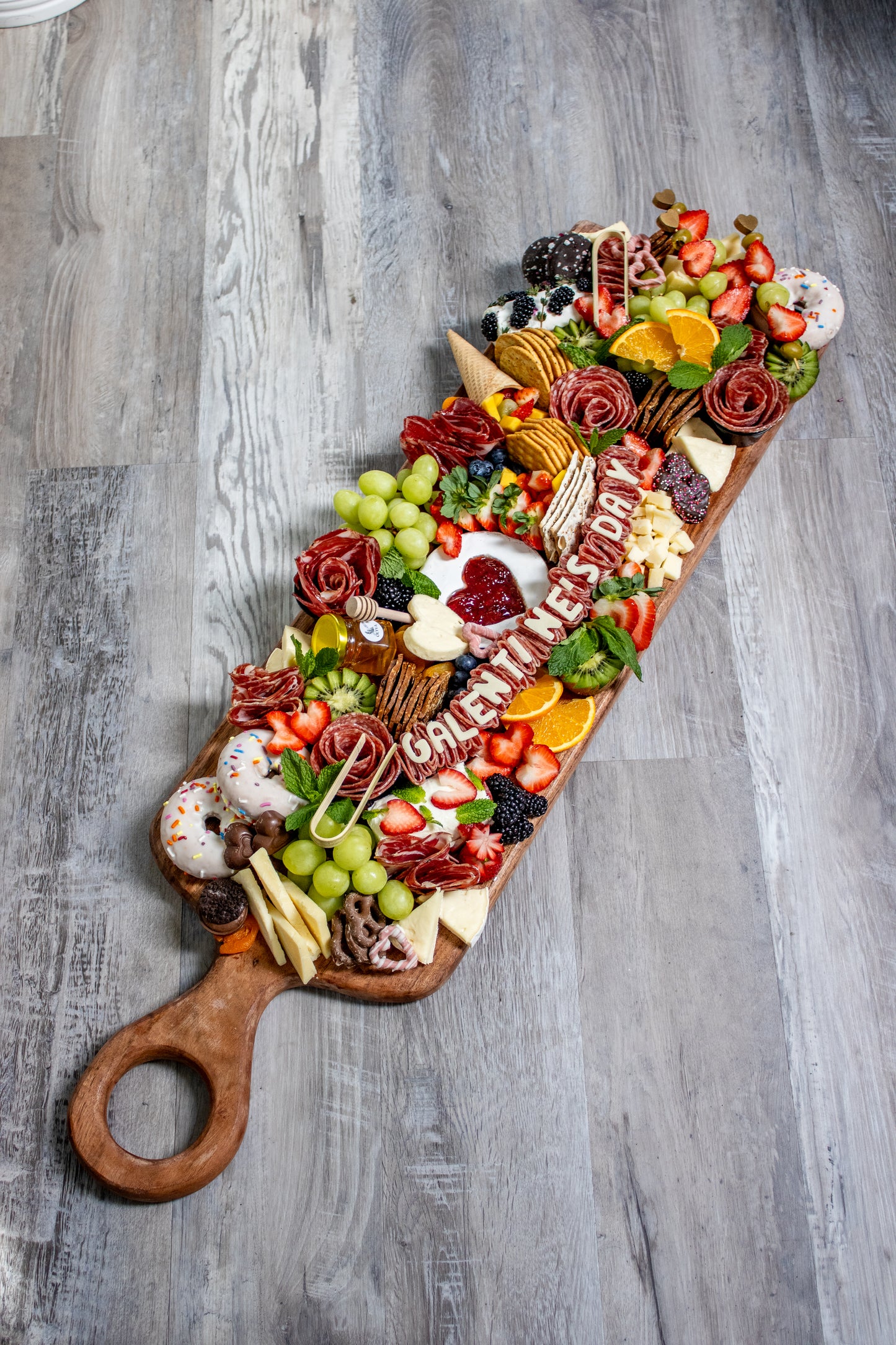 LOVE IS IN THE AIR- 3 SIZES