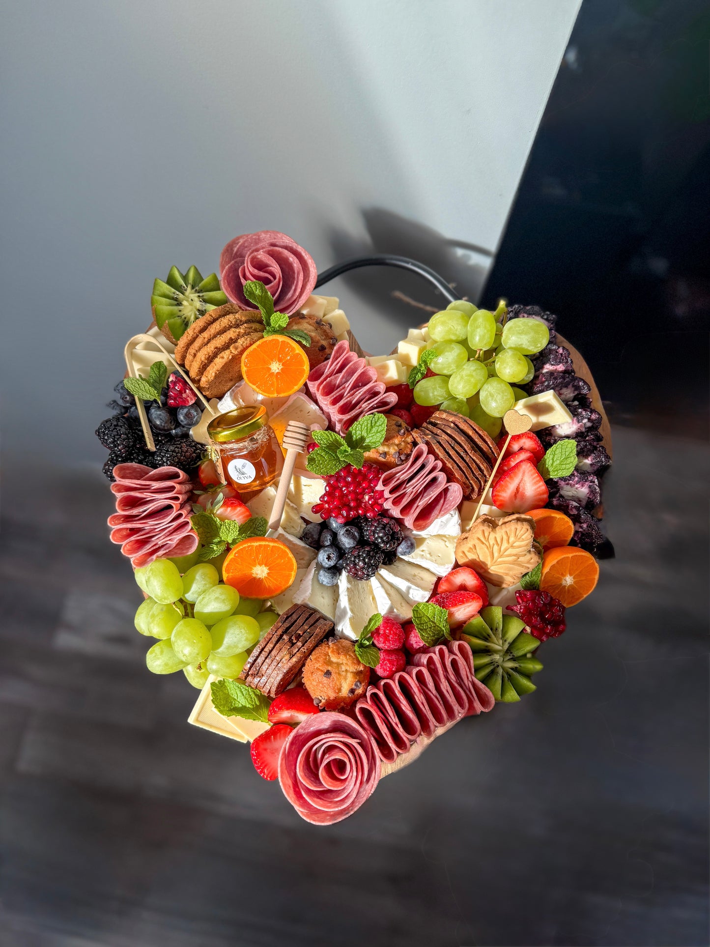 LOVE IS IN THE AIR- 3 SIZES